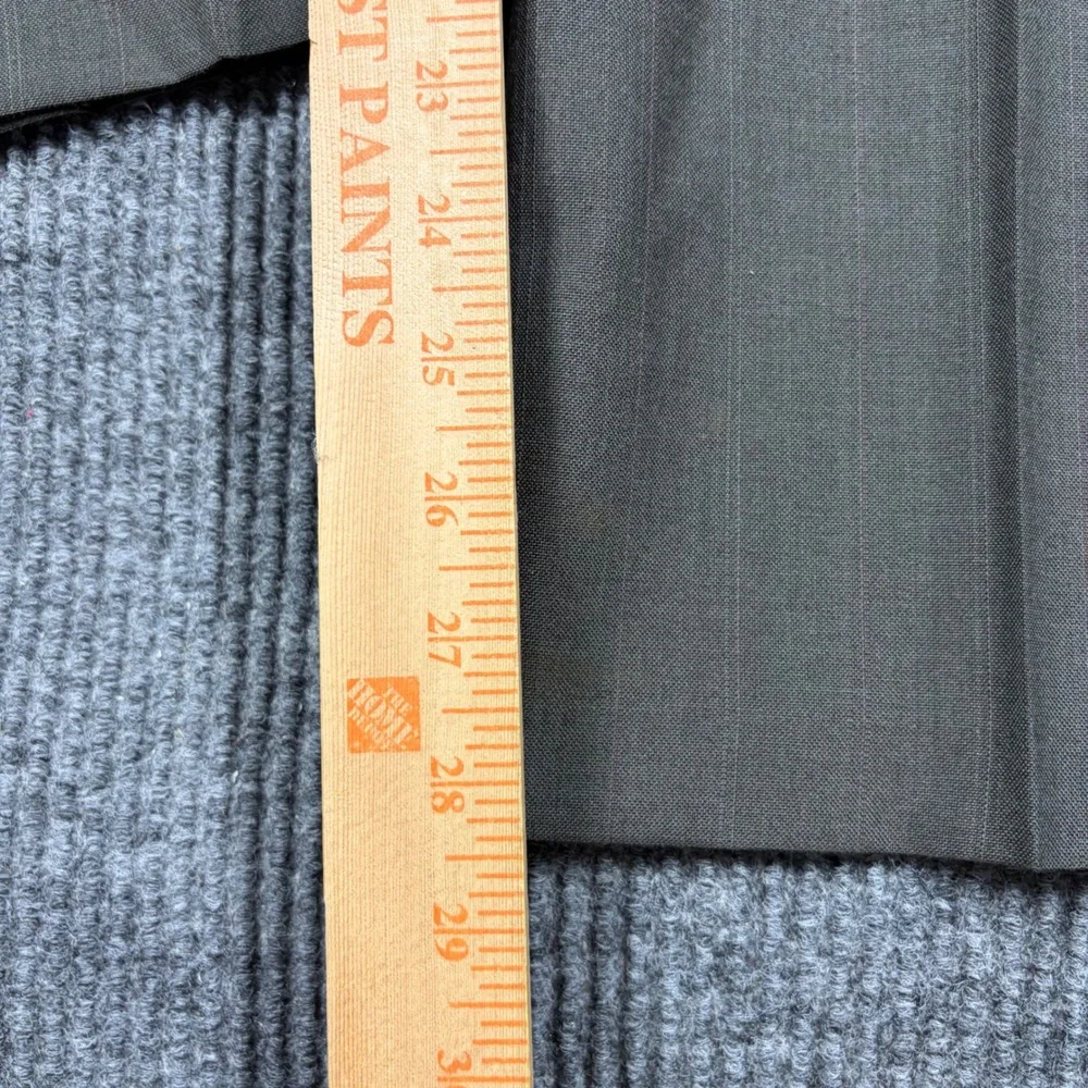 Haggar Clothing Co Suit Mens 42 Jacket and Pleated Pants Set Brown Pinstripe